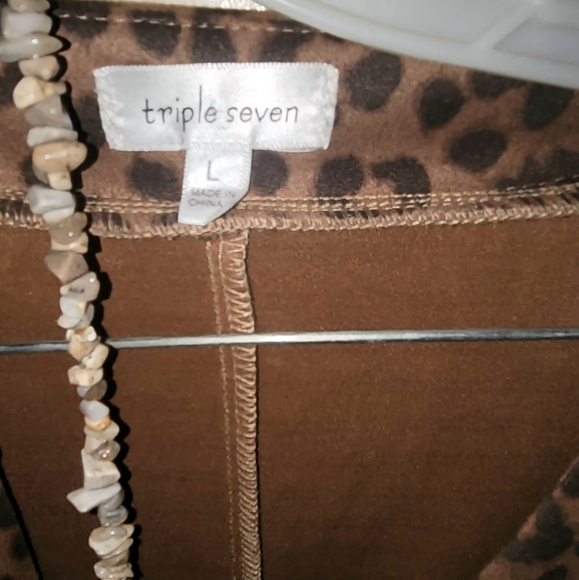 Leopard Print Long Sleeve Dress With A Necklace - Picture 2 of 3